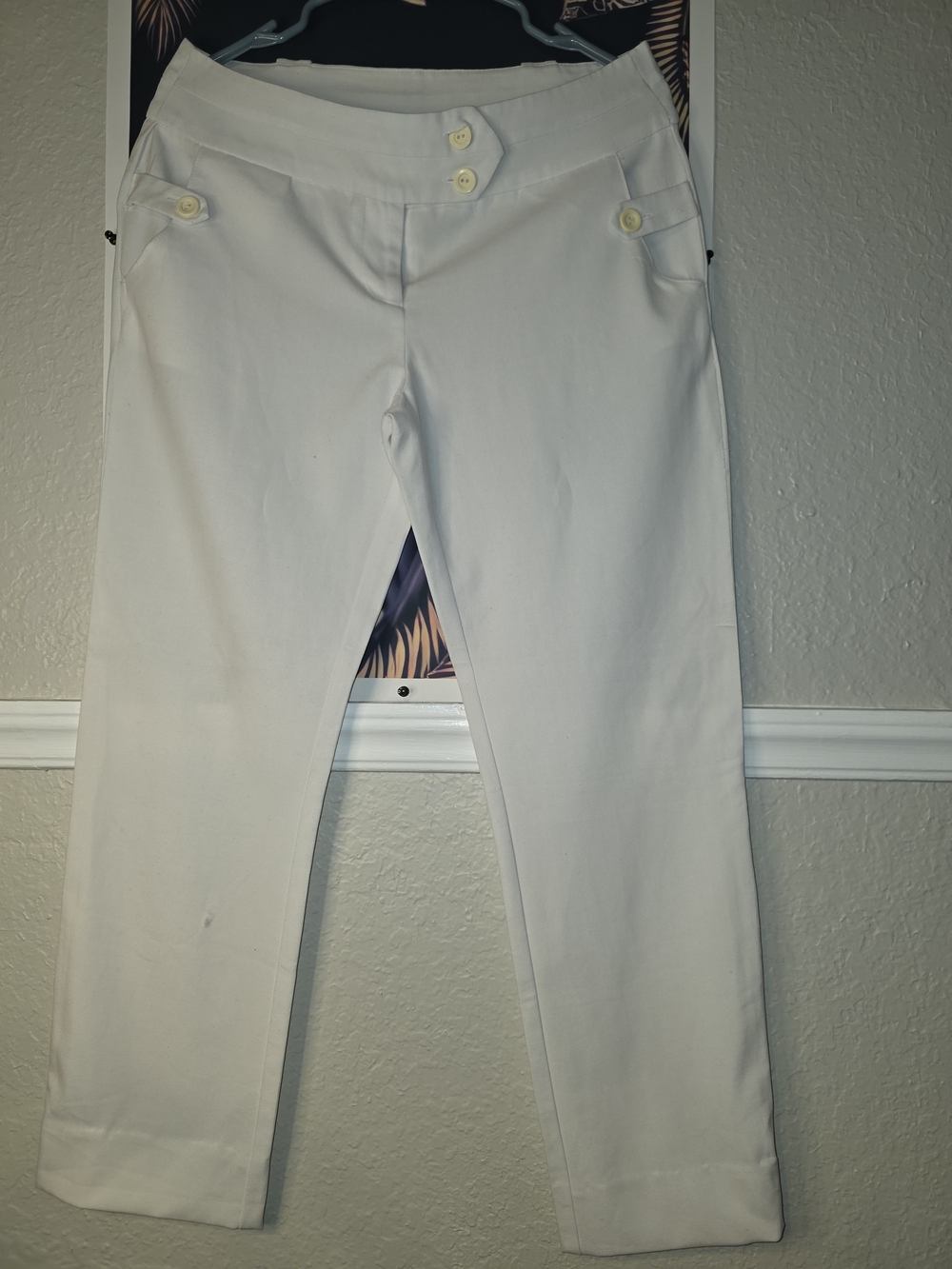Body Central White Cropped Button-Accent